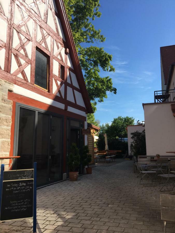 Hotel Zum Schwarzen Ross Und Gutmann Zur Post Hilpoltstein Exterior foto